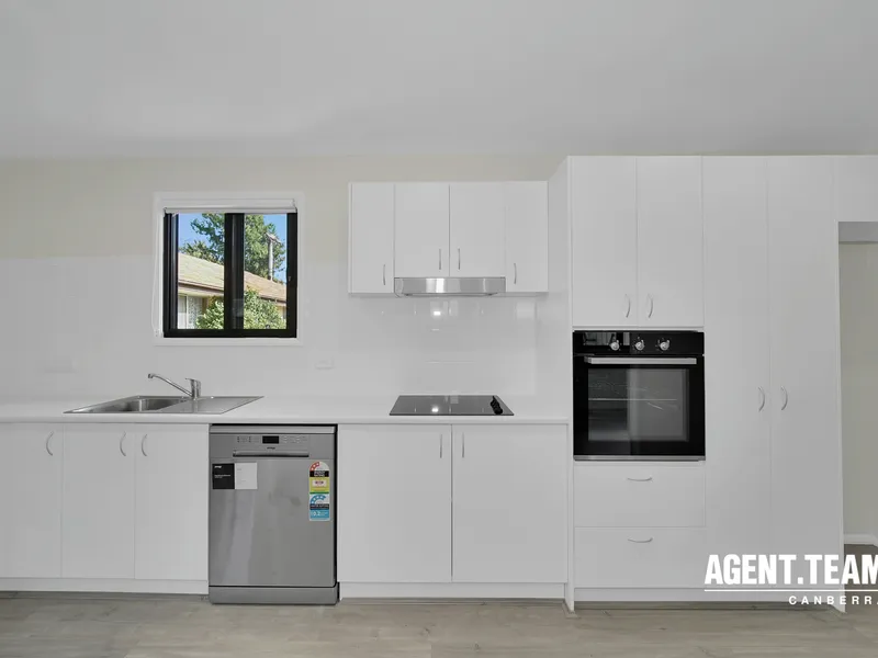 Charming 2-Bedroom Granny Flat with Private Lawn, Modern Amenities, and All Utilities Included