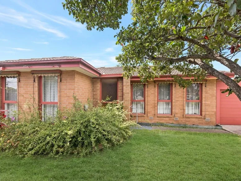 The Perfect Location, Walk to Pacific Werribee