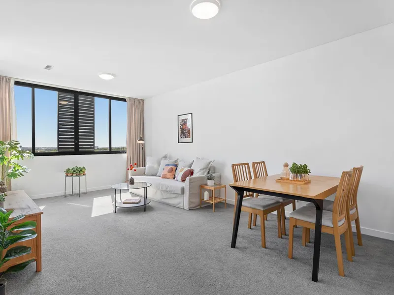 Oversized Two Bedroom Apartment In Botany