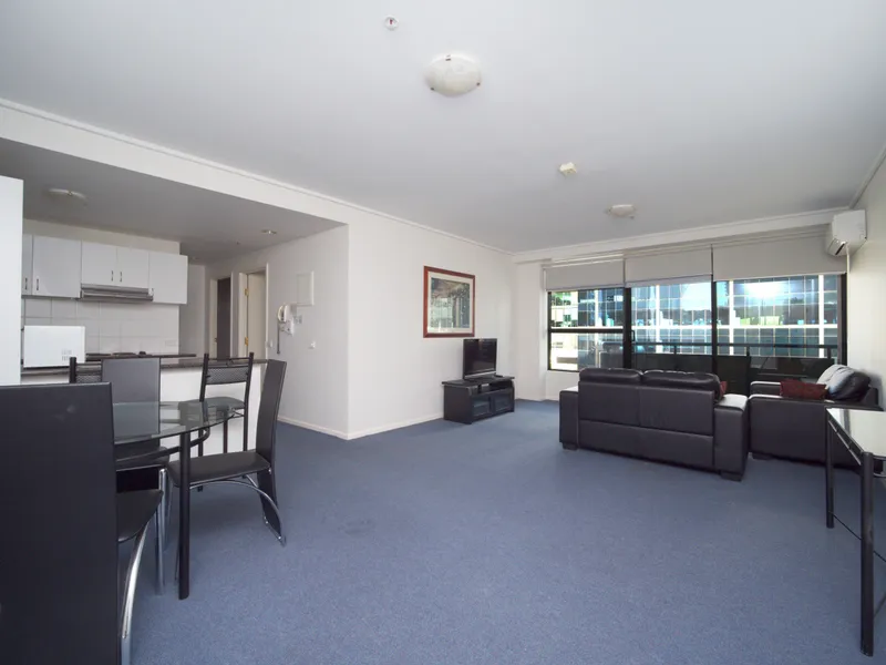 Spacious apartment in the central of Melbourne!