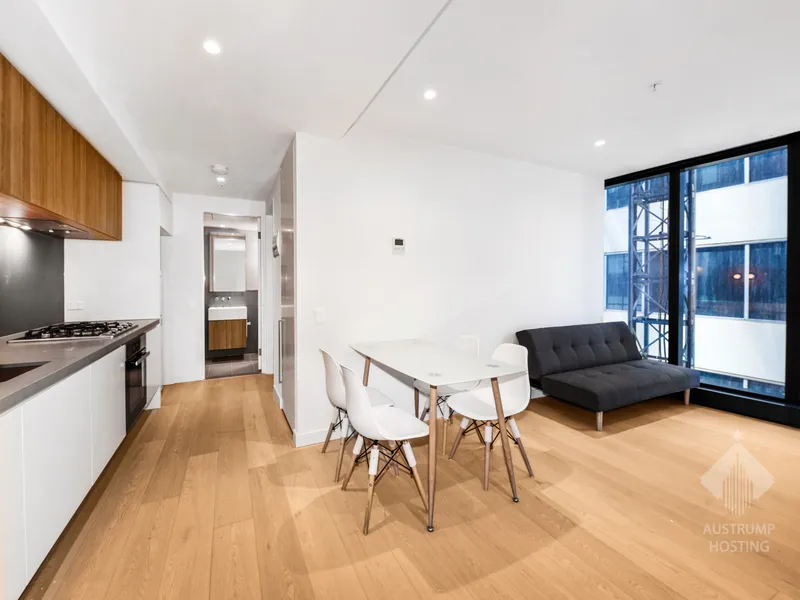 Furnished One-Bathroom Apartment @Queens Place