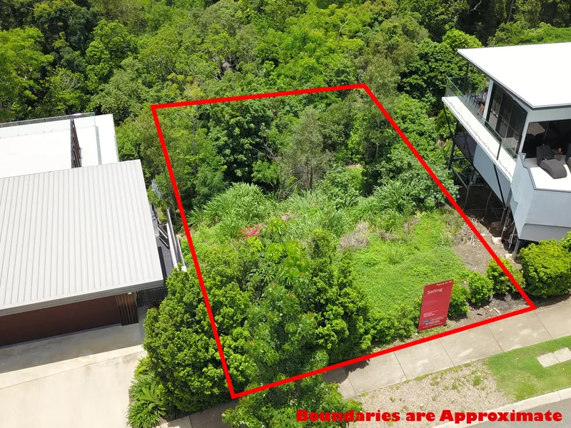 Walking Distance to the Main Street of Airlie Beach