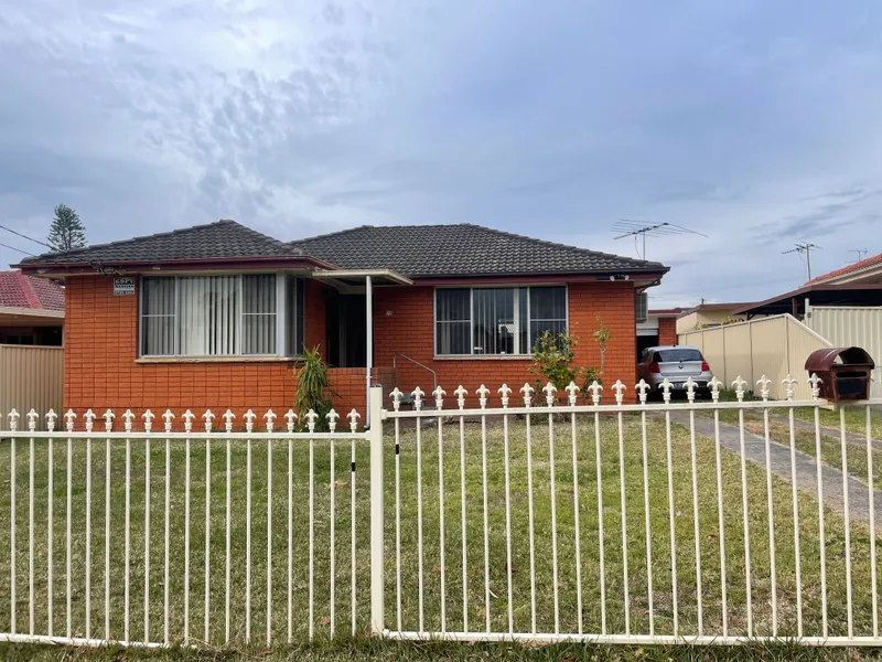 Walking distance to CANLEY HEIGHTS SHOPS