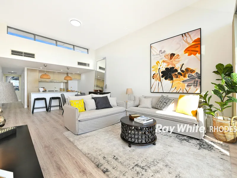 High Ceiling Penthouse With Water Views