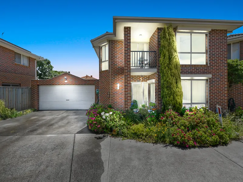 listedAS - Comfortable family townhouse in excellent location