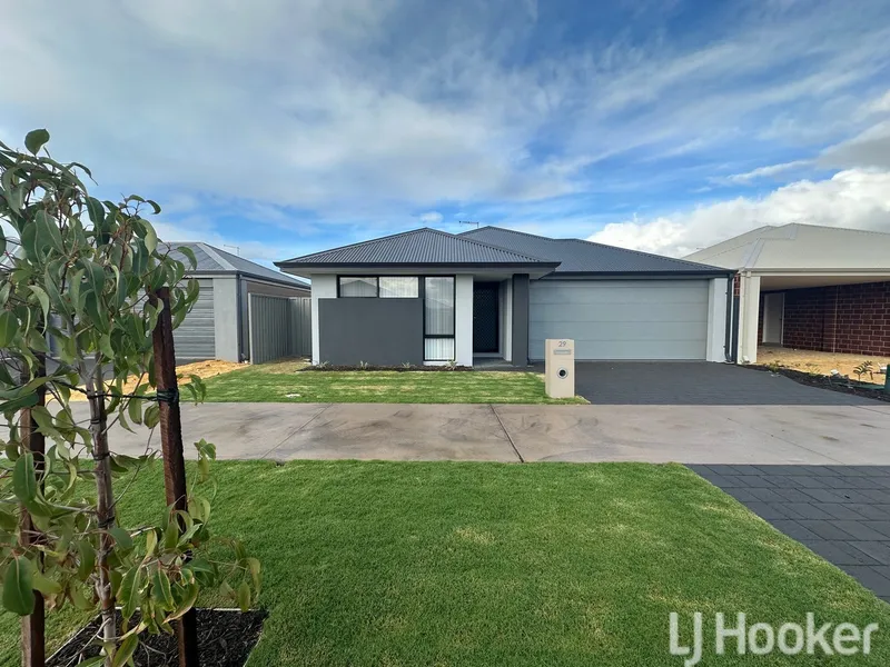 Austin Lakes - Brand New Stylish Family Home