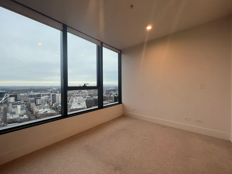 Move in Now to this 2 Bedroom 1 Bath Elizabeth Street Level 32 North Facing unblocked views Apartment