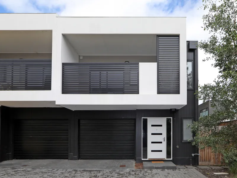 Fantastic Townhouse close to everything