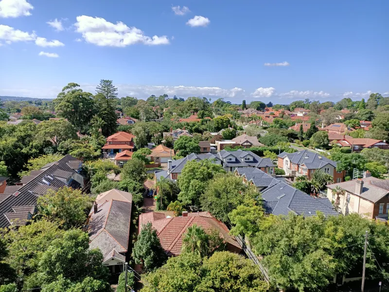 Modern 2 bedroom security apartment with LUG & fantastic view in the heart of Chatswood
