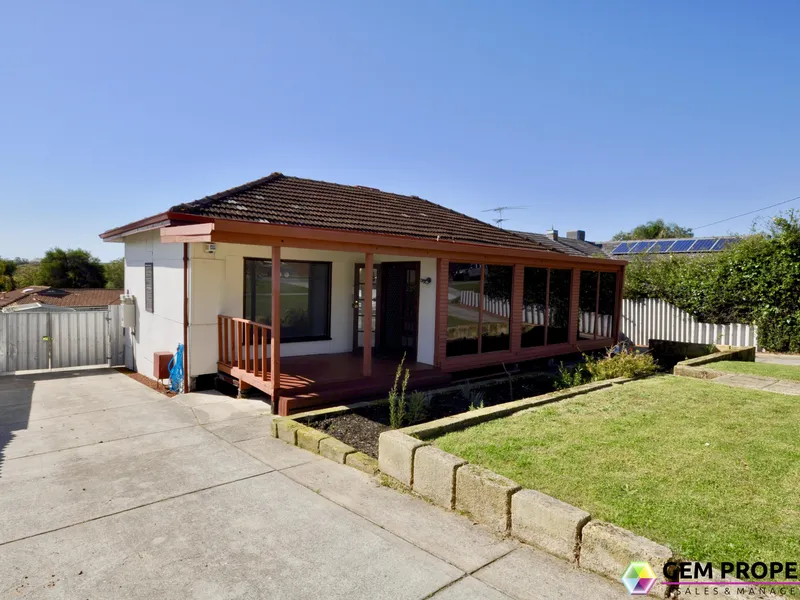 Nest or Invest in a Great Location!!