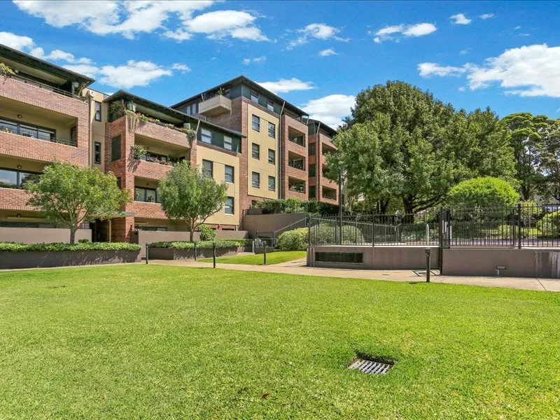 SPACIOUS 1 BEDROOM UNIT SET IN BEAUTIFUL GROUNDS