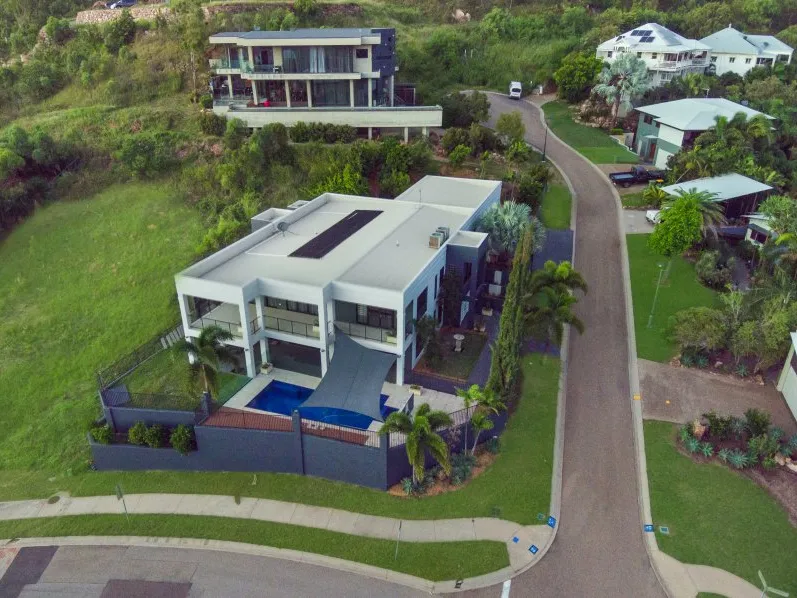 GRAND FAMILY RESIDENCE  - ENJOY THE LUXURY TROPICAL LIFESTYLE YOU'VE ALWAYS DREAMED OF.