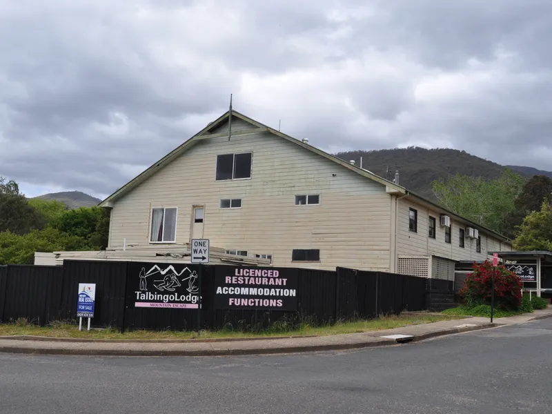 THINK OUTSIDE THE SQUARE