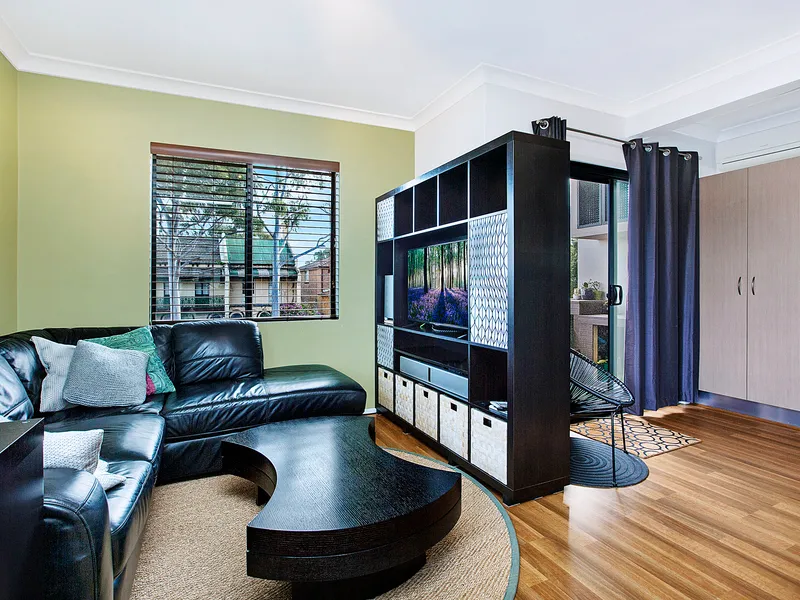 Renovated Bright & Airy One bedroom Unit