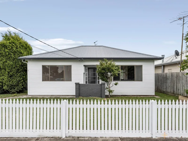 Charming, newly renovated home moments to Geelong CBD