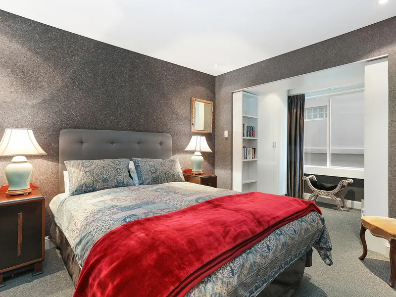 Well Appointed One Bedroom Apartment in Prestigious 'TWENTY' Macleay Street