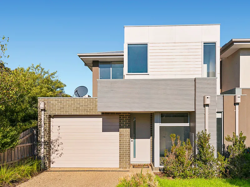 3 BEDROOM 3 BATHROOM TOWNHOUSE