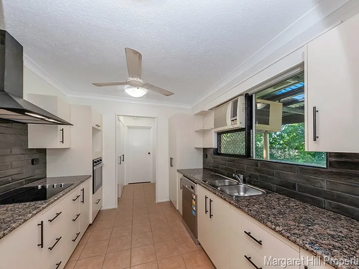 COMPLETELY TRANSFORMED - STUNNING KITCHEN