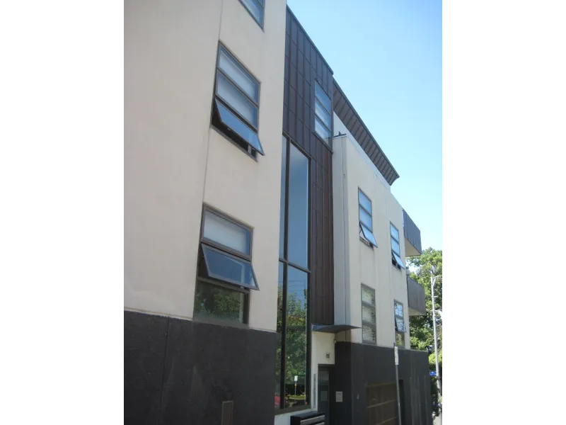 Superb location, Elegant Two Bedroom apartment.