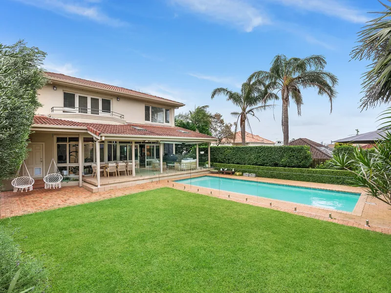 Spacious Family Entertainer In A Cherished Address