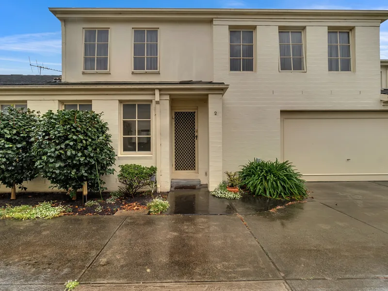 Spacious and Superbly Positioned Lifestyle Family Home.