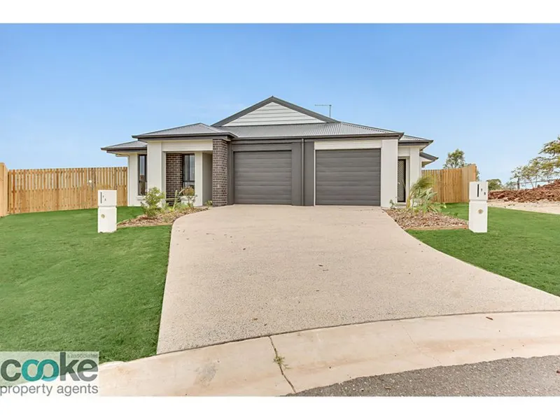 GREAT POTENTIAL...DUAL LIVING WITH LARGE YARDS AND MOUNTAIN VIEWS!!!!!