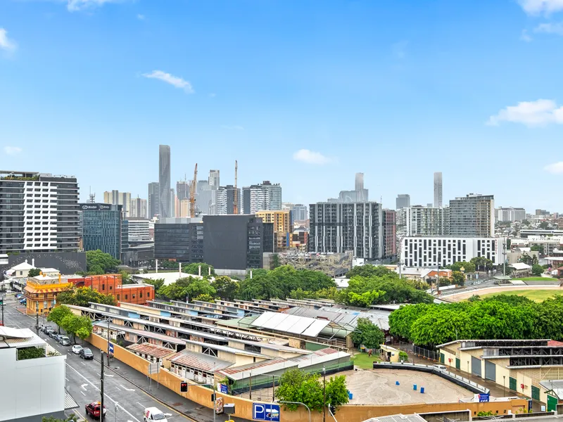 Stylish Apartment Living Within A Stone's Throw From The CBD!