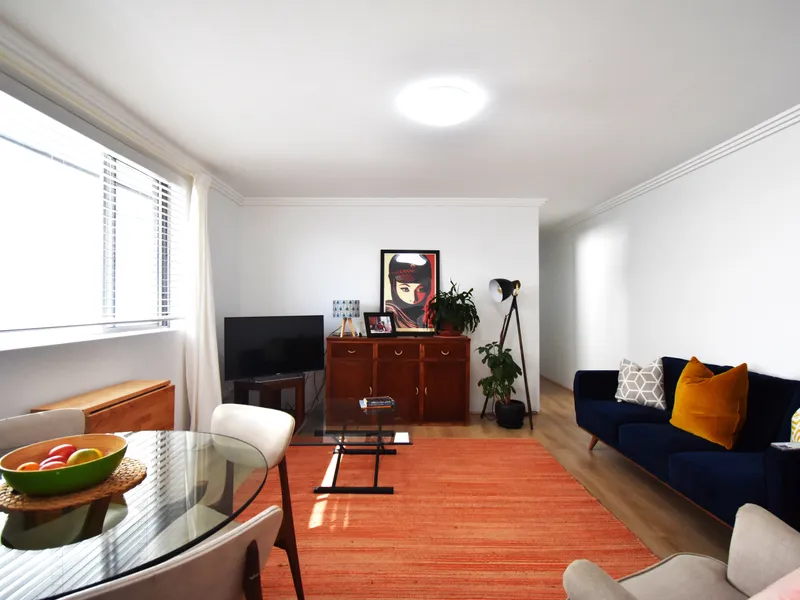 Modern and convenient lifestyle apartment- 6 month lease only