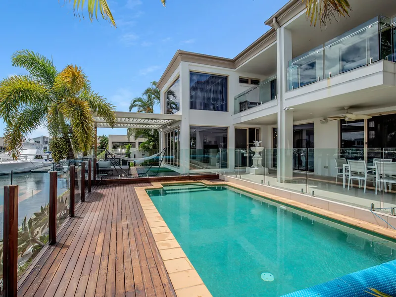 Fully Furnished Executive Waterfront Home