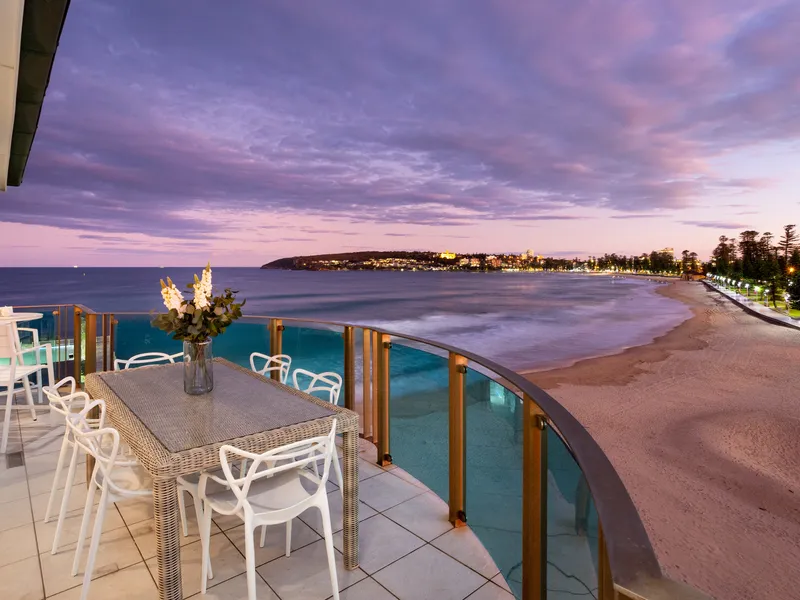 Absolute beachfront trophy apartment with awe-inspiring ocean and beach panoramas