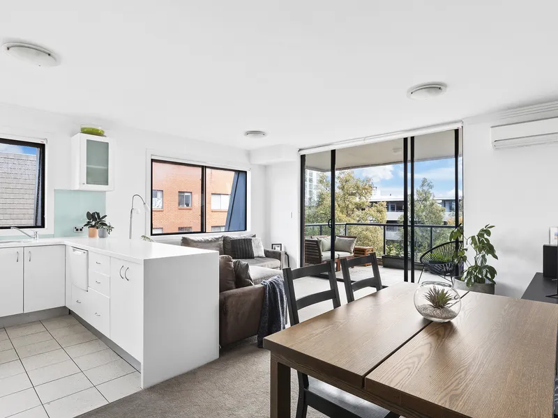 Top floor corner apartment with light filled interiors