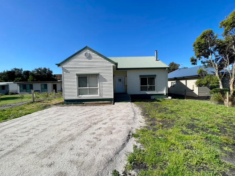 Renovated 2 Bedroom Home Only a Short Stroll to Beach 3