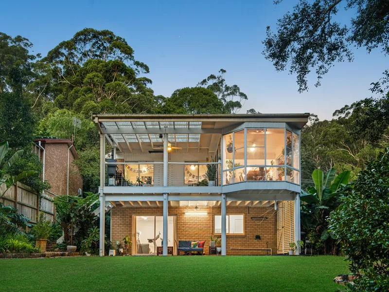 Family home embracing beach and nature in tightly held North Avoca