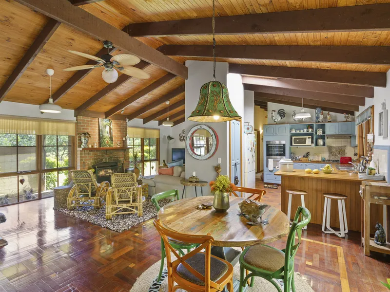 Beautiful Log Cabin Acreage