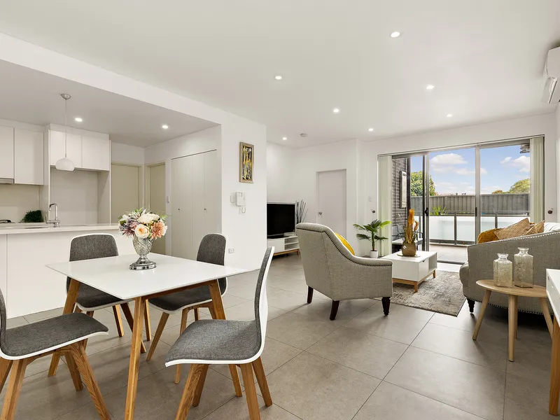 Spacious near-new apartment with its own backyard