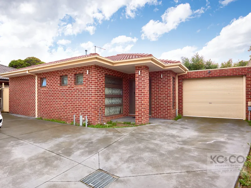 RARE FIND, NO BODY CORP & 6 YEARS YOUNG!!!