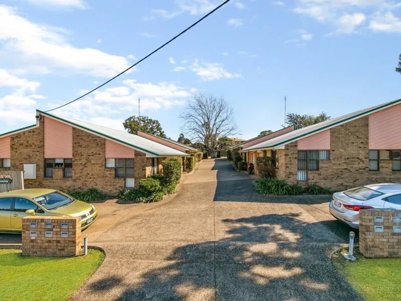 Spacious Unit in Convenient Location