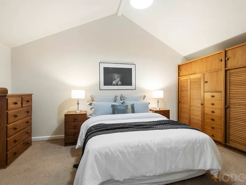 CLASSIC MID CENTURY BEAUTY MEETS MODERN FAMILY LIVING