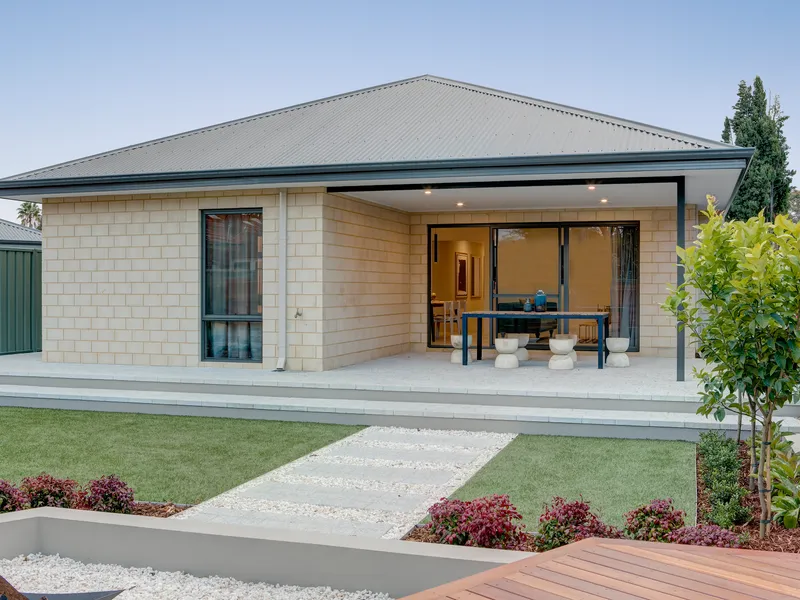 Attention Home Buyers! House and Land Package in Austin Lakes Estate. Build with peace of mind with Easystart Homes.