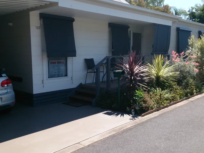 Unique build home in Gateway Lifestyle Village