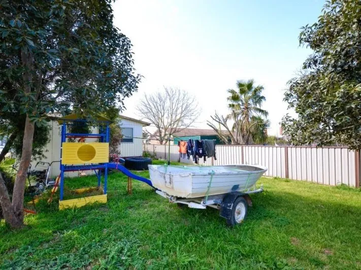 3 BEDROOM RESIDENCE WITH BUSINESS - GREAT COUNTRY LIVING