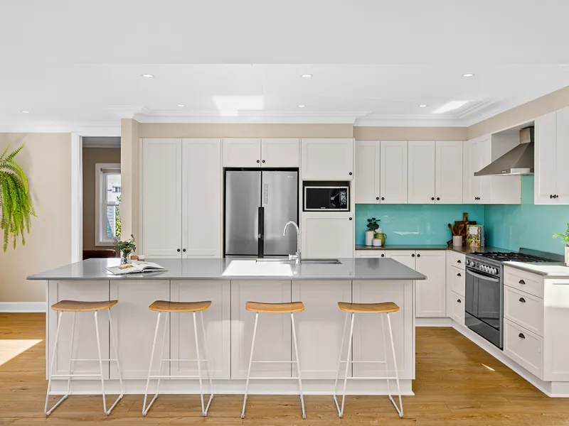 Family retreat plus private one-bedroom flat
