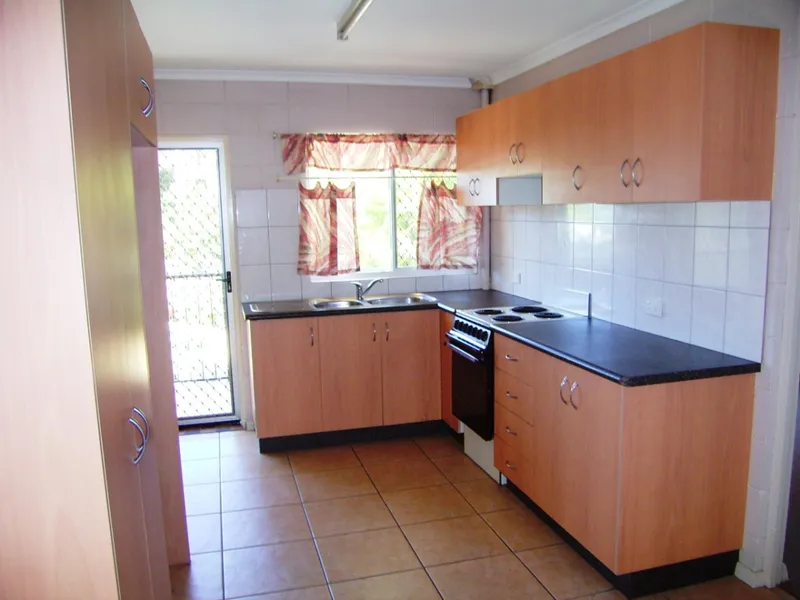 2 Bedroom in Alexandra Headland with Garage