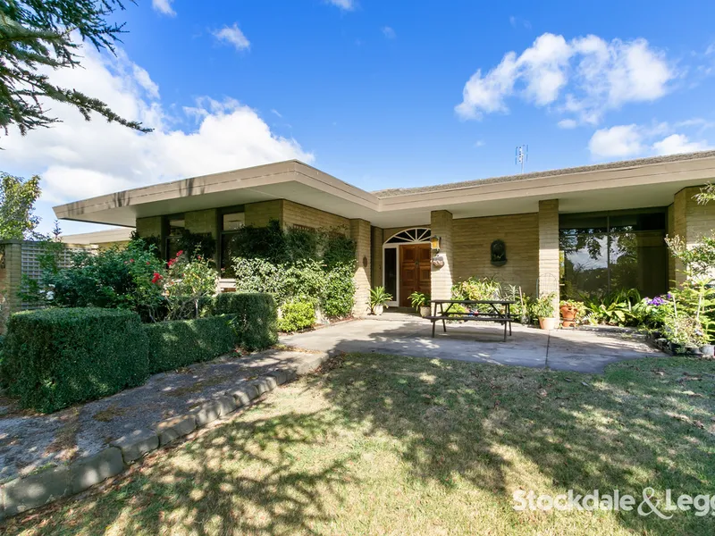 OUTSTANDING 10 ACRE PROPERTY