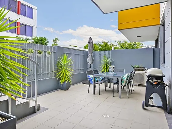 Contemporary North Facing Ground Floor Apartment