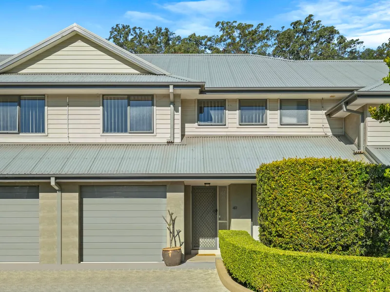 Beautiful Townhouse in Niagara Park