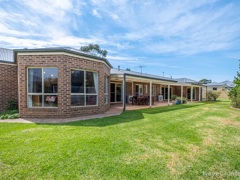 DUAL LIVING IN THE PERFECT LOCATION