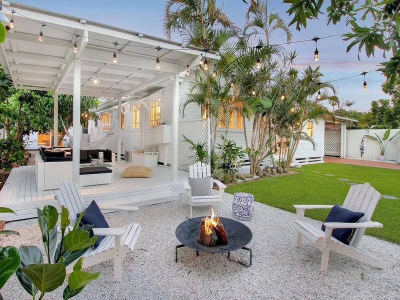 Sophisticated Byron Bay design in lifestyle location