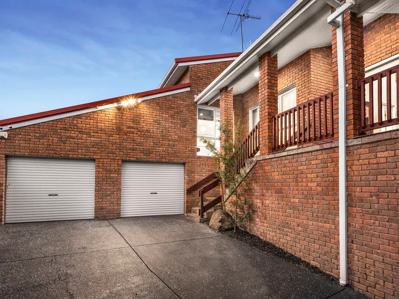 A brilliant entertainer amid style and luxury, in the Serpell Primary zone