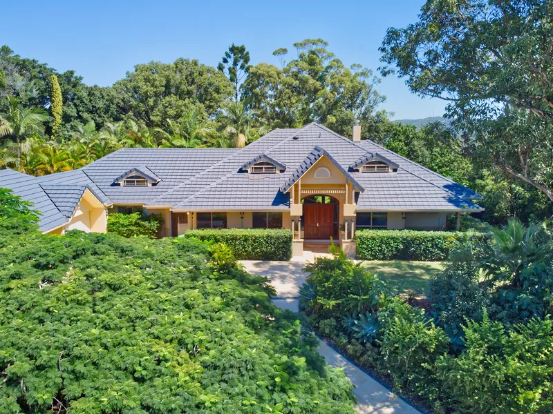 One of Elanora’s Finest Homes with Expansive Views Over Tallebudgera Valley